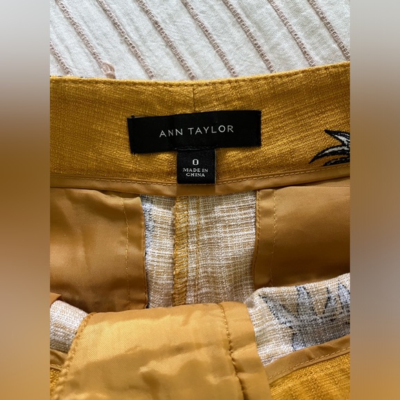 Ann Taylor pineapple midrise shorts 0 - Picture 4 of 5